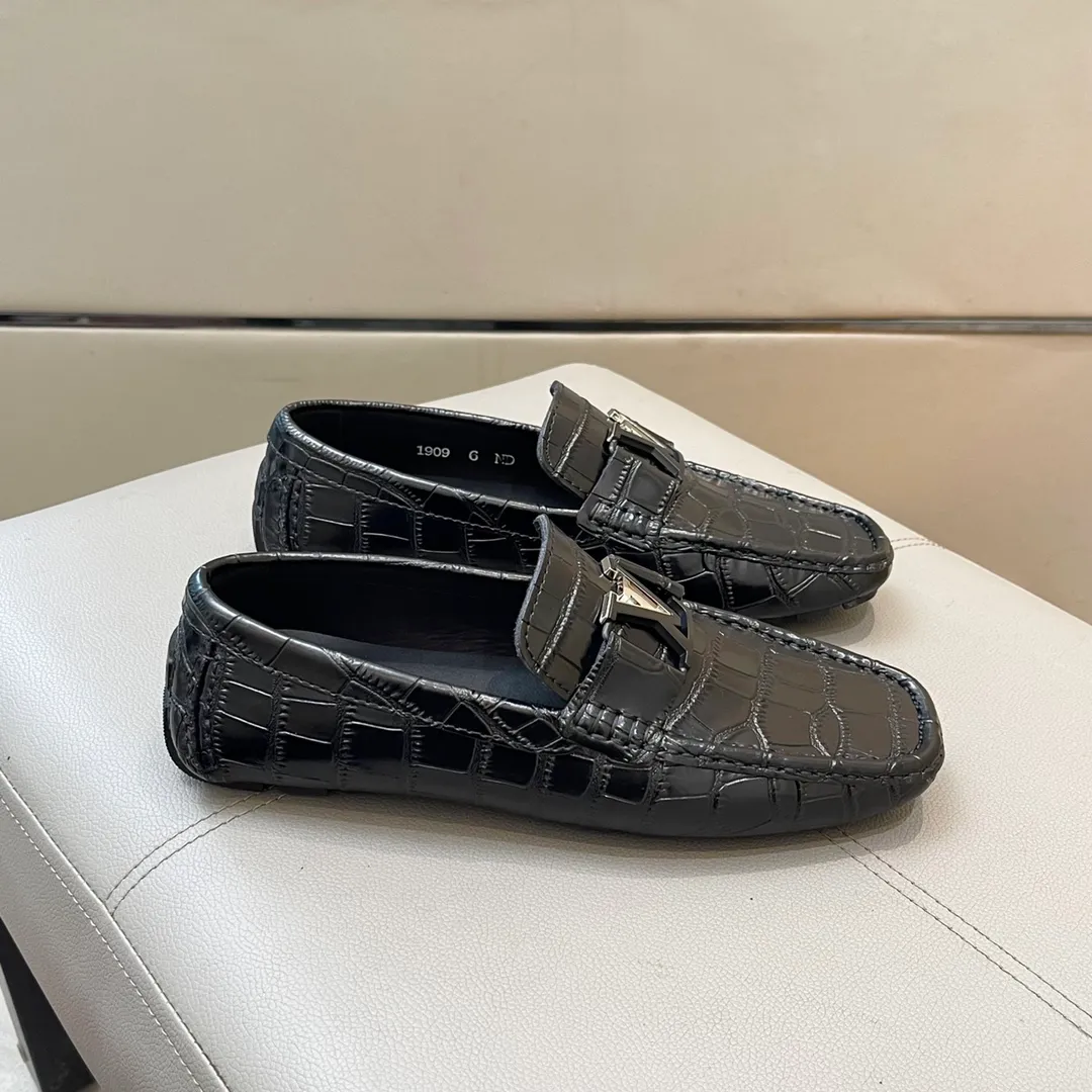 Factory price: 460💰LV men's beanie shoes 2025 official website synchronization <market top version> cowhide pressed grid ➕ black cow lining original packaging. Size 38-45